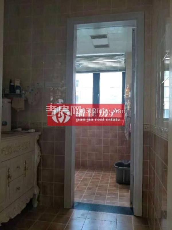 鼎觀世界3室2廳1衛(wèi)98平精裝修準(zhǔn)新房中間樓層