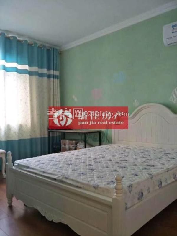 滿二掛口有證出讓地2室2廳1衛(wèi)毛坯111平2600元一平4樓