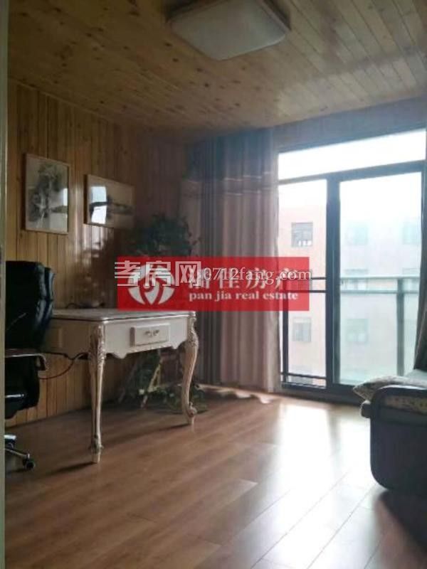 滿二掛口有證出讓地2室2廳1衛(wèi)毛坯111平2600元一平4樓