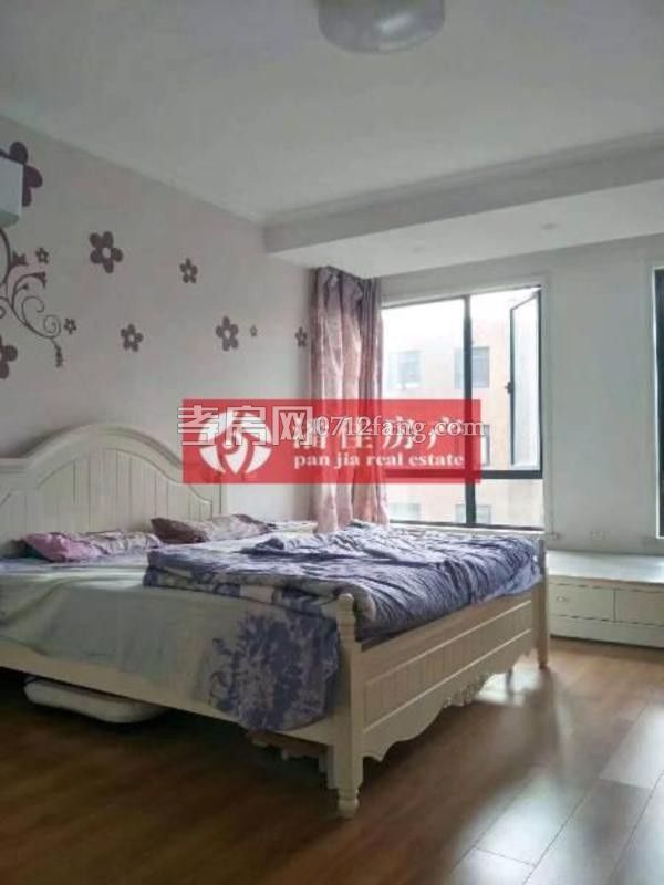 滿二掛口有證出讓地2室2廳1衛(wèi)毛坯111平2600元一平4樓