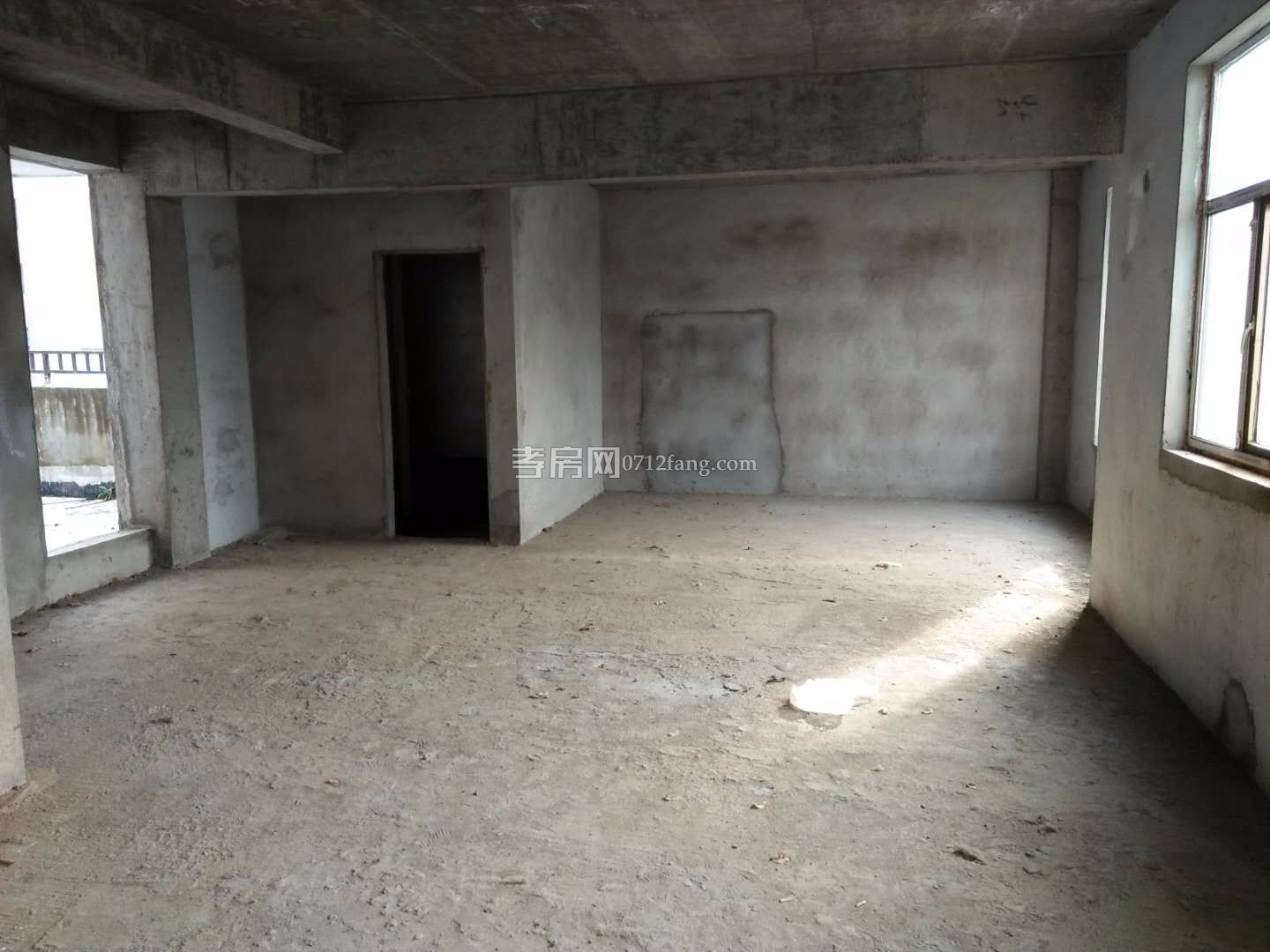 安陸隕東 旁，全新毛坯3房，送平臺(tái)