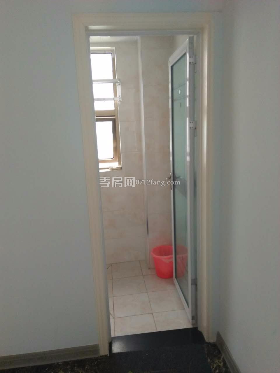 隕東 旁，精裝2房，帶電梯，家私電器齊全