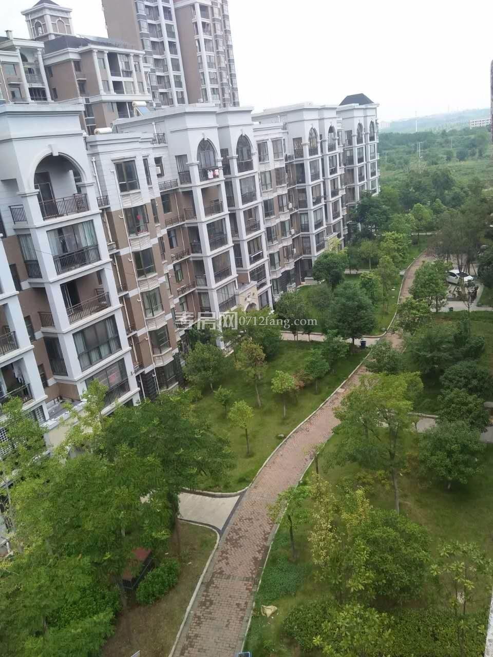 隕東 旁，精裝2房，帶電梯，家私電器齊全