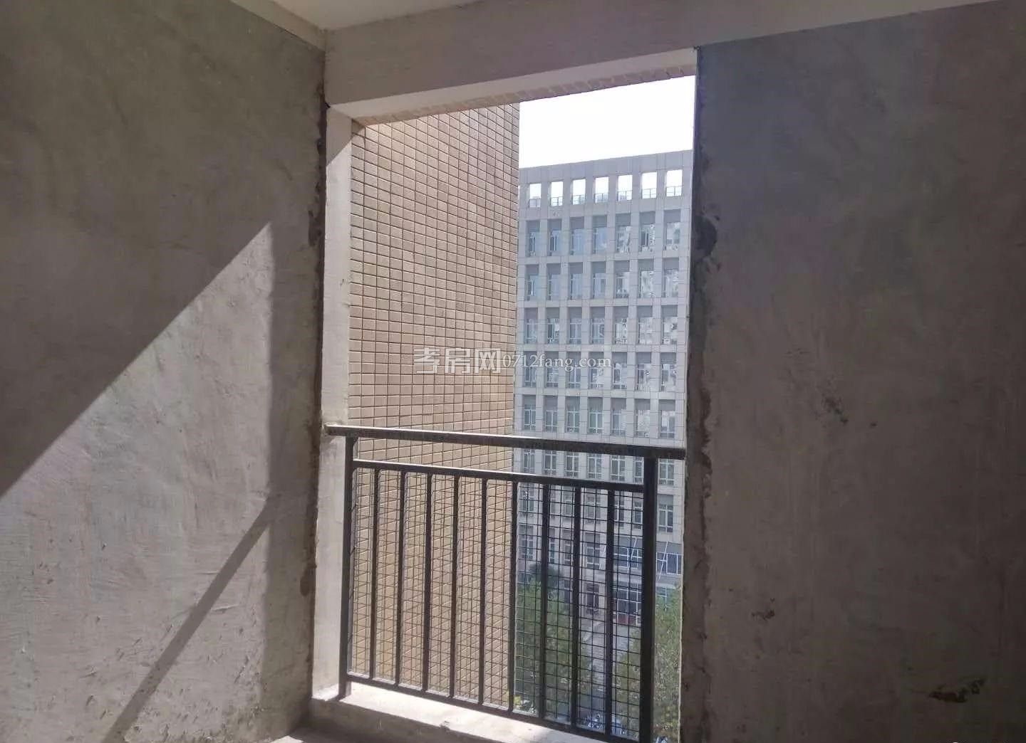 個人房源-濱湖天地蘭苑毛坯三房證件齊全滿兩年