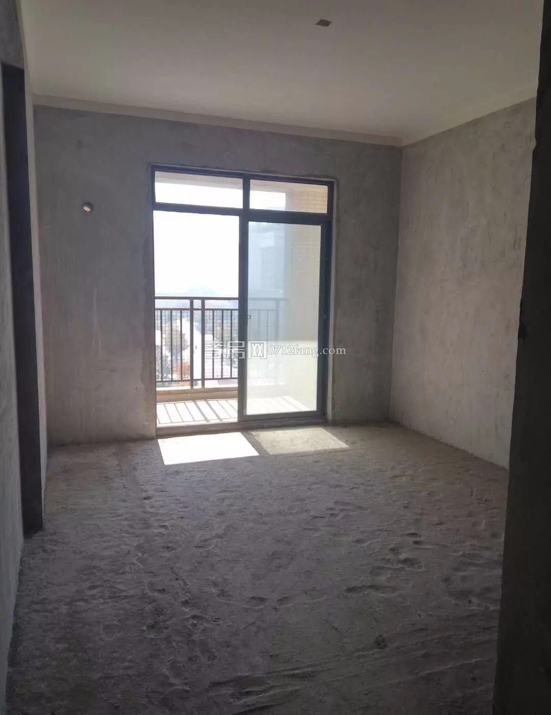 個人房源-濱湖天地蘭苑毛坯三房證件齊全滿兩年