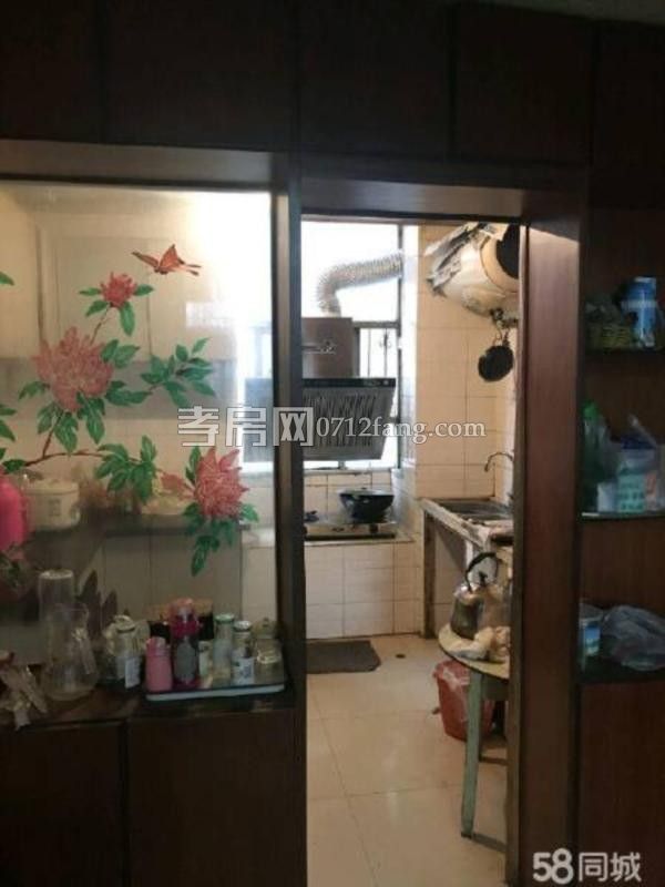 滿二體育館旁小康新村2室2廳1衛(wèi)109平精裝修拎包入住