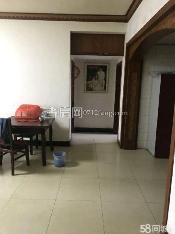 滿二體育館旁小康新村2室2廳1衛(wèi)109平精裝修拎包入住