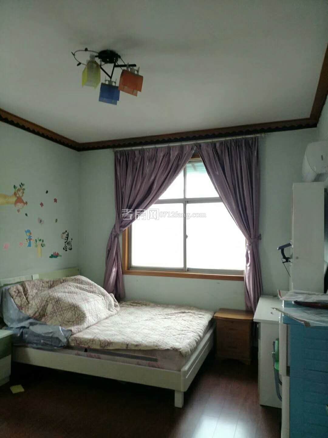 三面采光南北通透香港城一期4室2廳2衛(wèi)139送20平觀景房