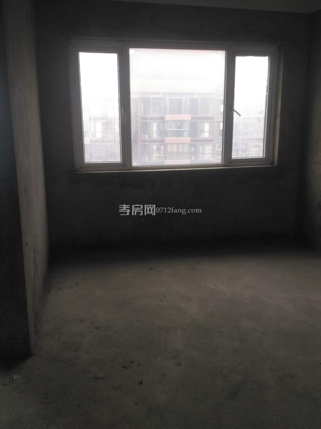 中都巴黎城3室2廳1衛(wèi)95平毛坯中層