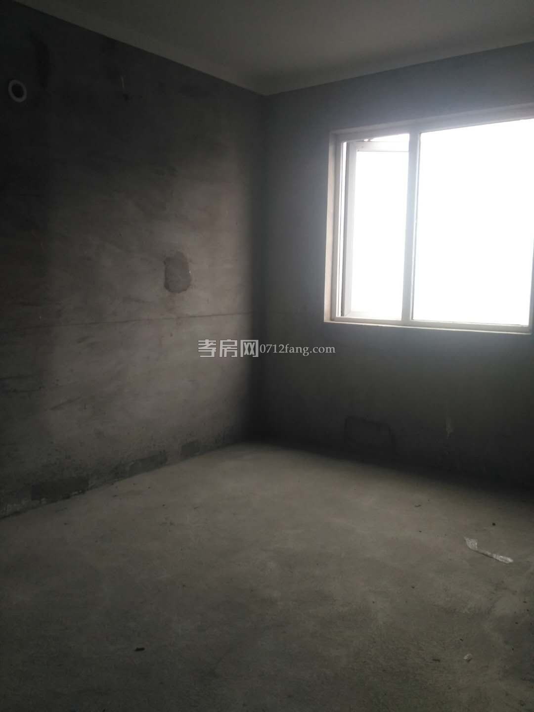 滿二精裝修寶成佳園3室2廳1衛(wèi)107平3樓