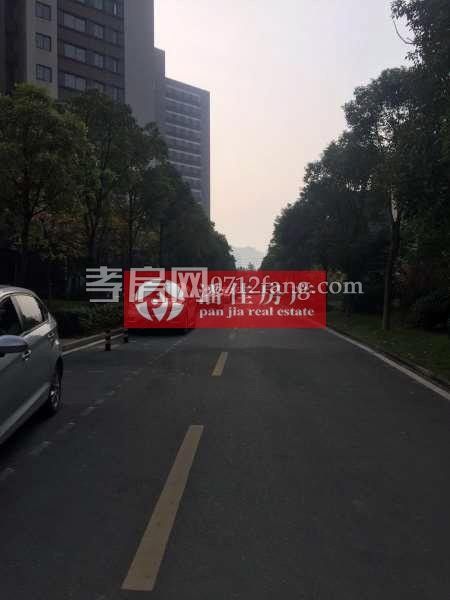 【潘佳房產(chǎn)推薦】滿二！灣流匯122㎡4室2廳精裝未住人毛坯價送精裝急售101萬！