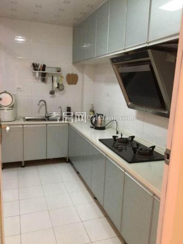 鼎觀世界3室2廳1衛(wèi)98平精裝修準(zhǔn)新房中間樓層