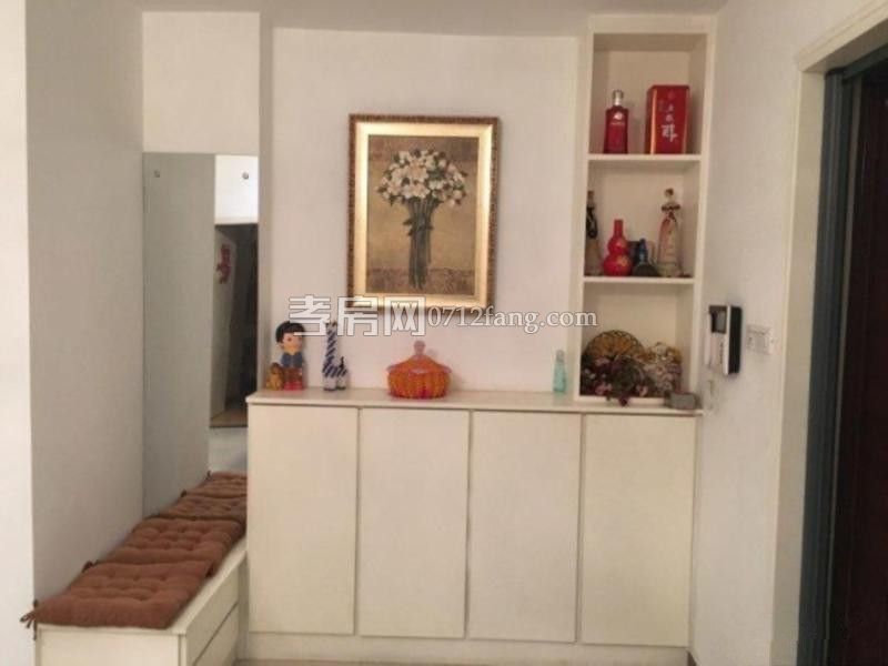 鼎觀世界3室2廳1衛(wèi)98平精裝修準(zhǔn)新房中間樓層