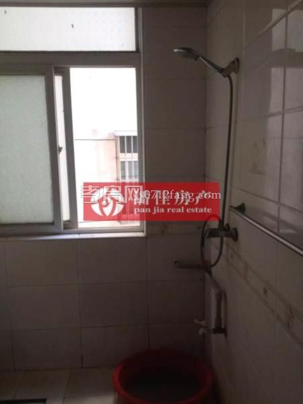 滿兩年北京二路玉泉 旁144.5平3樓