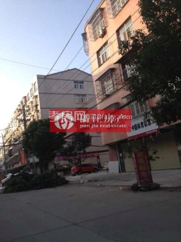 滿兩年北京二路玉泉 旁144.5平3樓