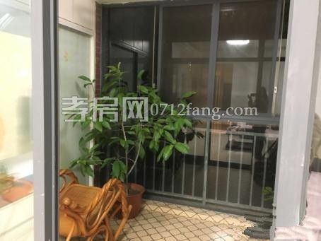 D723北大鴻城三室二廳一衛(wèi)1/6+1精裝修兩證齊全103平米售價；65.5