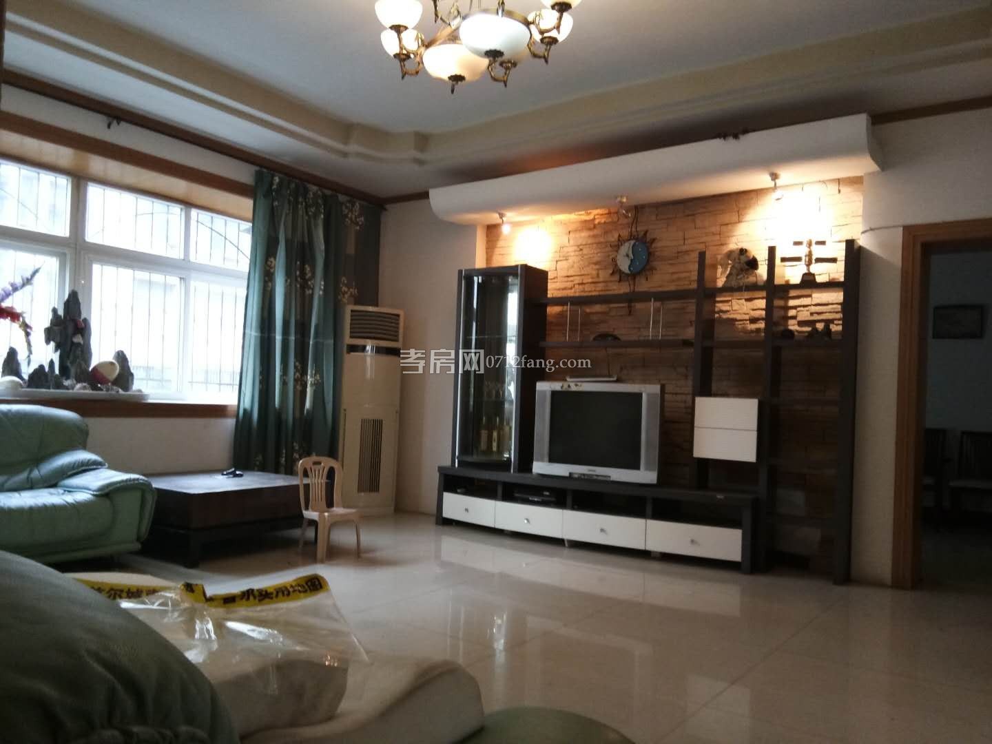 D719南大領(lǐng)寓二室二廳一衛(wèi)11/23精裝修不動產(chǎn)權(quán)證面積；80.8平米售價；56萬