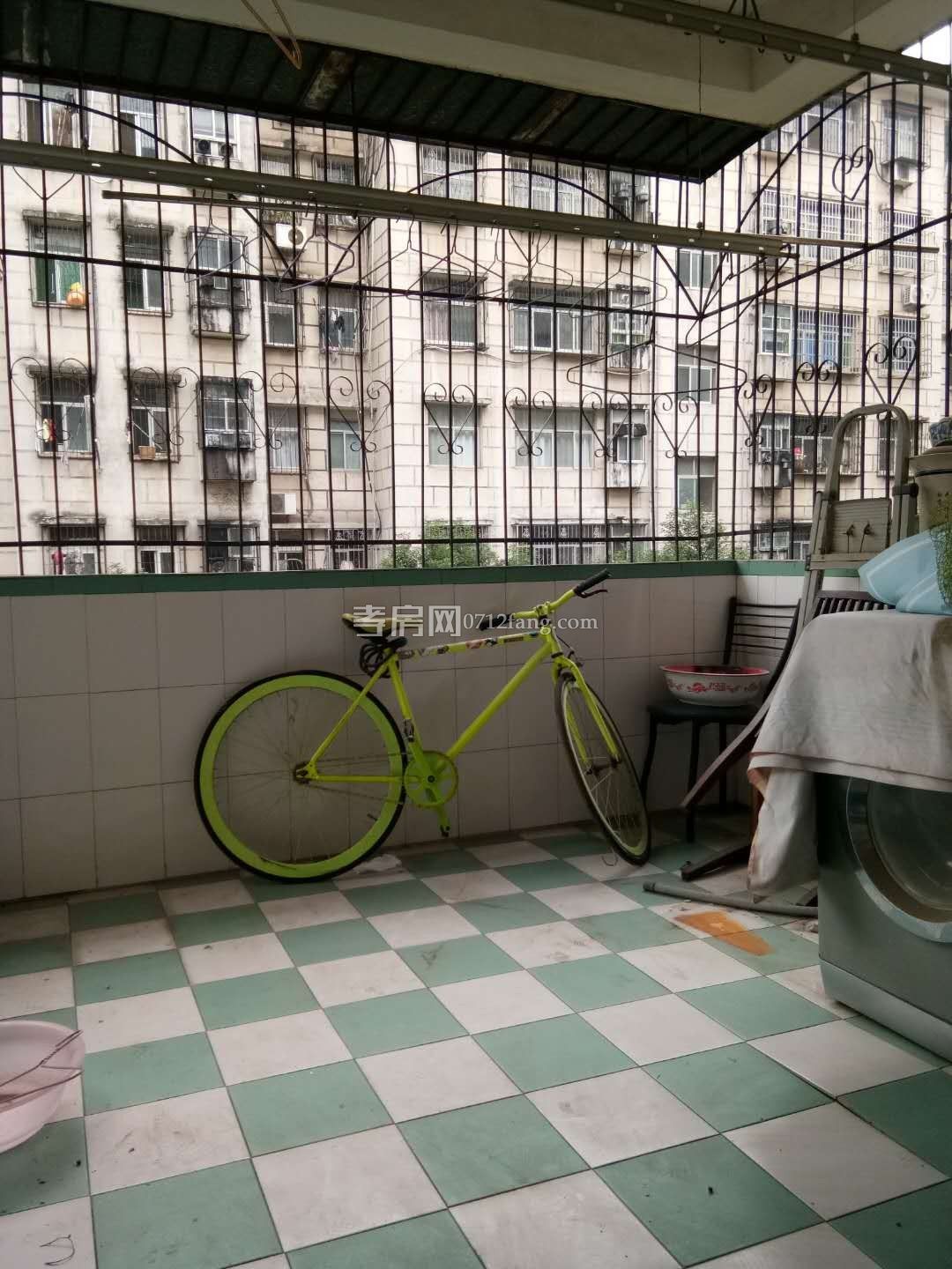 D719南大領(lǐng)寓二室二廳一衛(wèi)11/23精裝修不動產(chǎn)權(quán)證面積；80.8平米售價；56萬