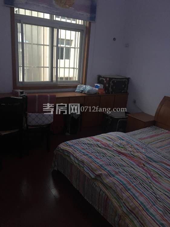 朝南，兩證齊全， 過(guò)戶