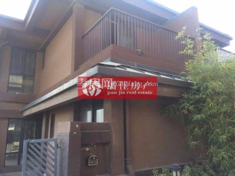 滿五 永新小區(qū)3室2廳1衛(wèi)126平簡單裝修3樓