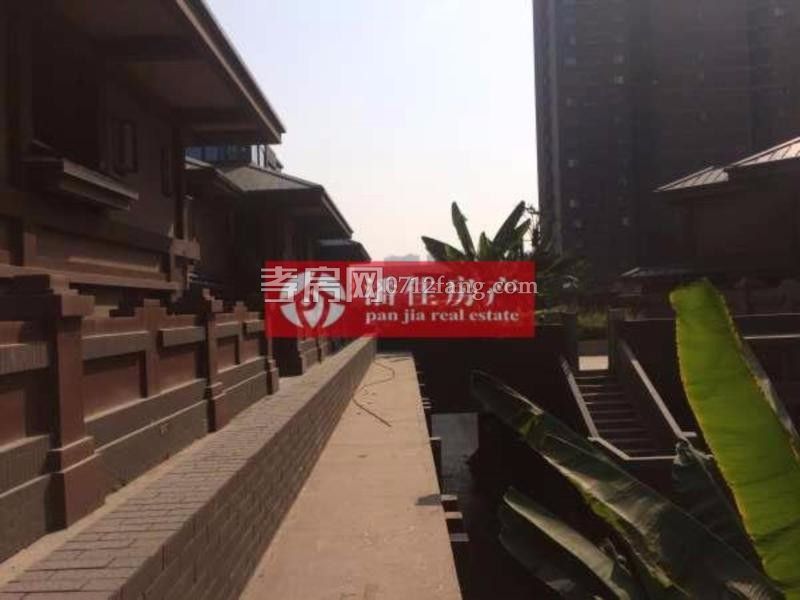 滿五 永新小區(qū)3室2廳1衛(wèi)126平簡單裝修3樓