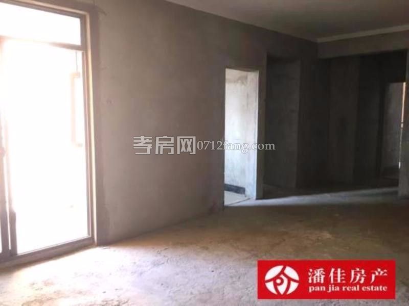 濱湖天地4室2廳2衛(wèi)127送20平毛坯特價出清