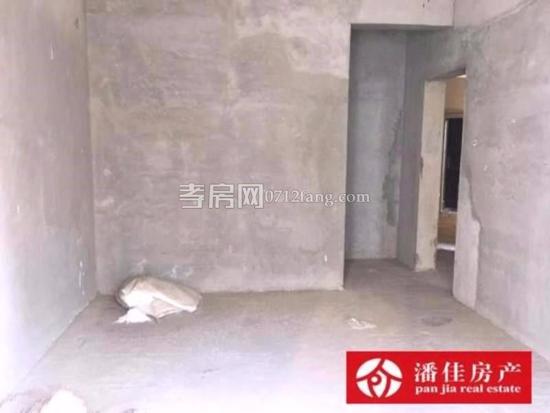 濱湖天地4室2廳2衛(wèi)127送20平毛坯特價出清