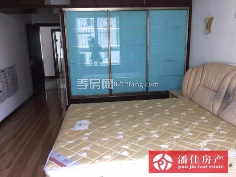 濱湖天地4室2廳2衛(wèi)127送20平毛坯特價出清