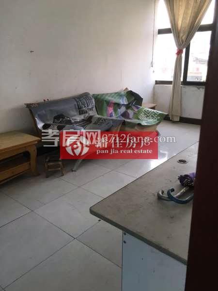 雙學(xué)區(qū)小天橋附件單位房126平米52萬