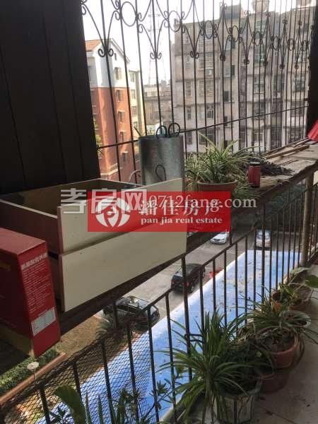 雙 小天橋附件單位房126平米52萬