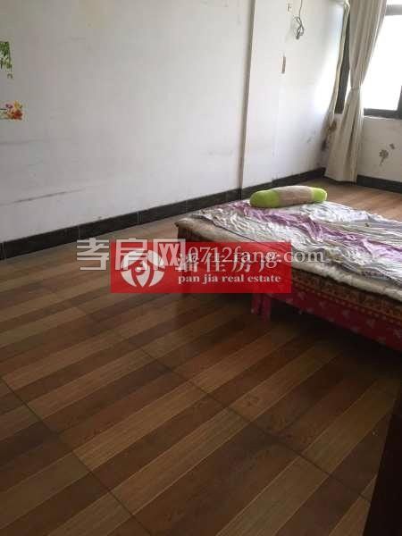 雙 小天橋附件單位房126平米52萬