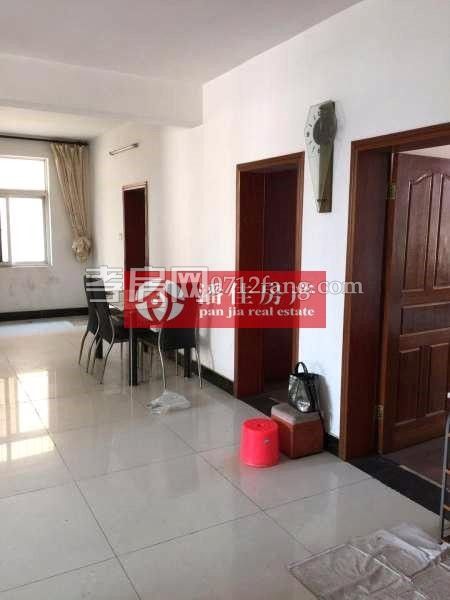 萬樂家園小區(qū)精裝房119平米3室2廳1衛(wèi)43.8萬