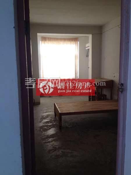 掛口村簡單裝修139平米3室2廳1衛(wèi)36萬低價急售