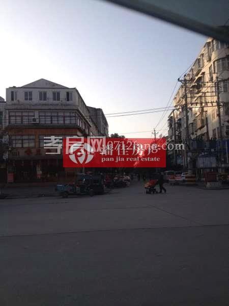 掛口村簡單裝修139平米3室2廳1衛(wèi)36萬低價急售