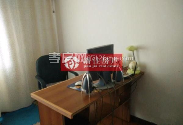 分絲路狀元樓133平米4樓3室2廳1位52萬