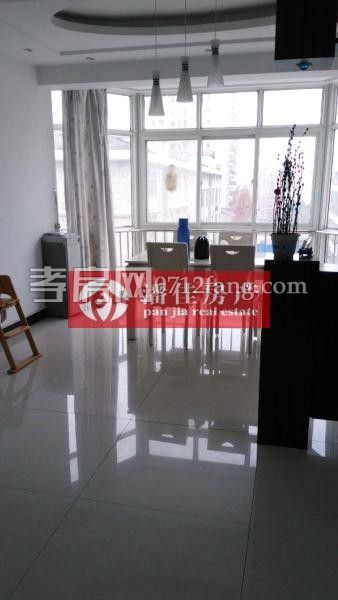 證齊滿二鴻升怡園131平米送22平米大車庫65萬