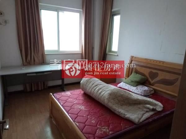 雙 衛(wèi)生局單位房52萬(wàn)