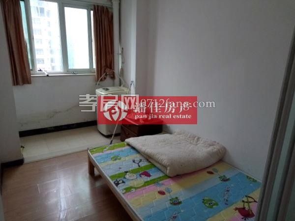 雙 衛(wèi)生局單位房52萬(wàn)