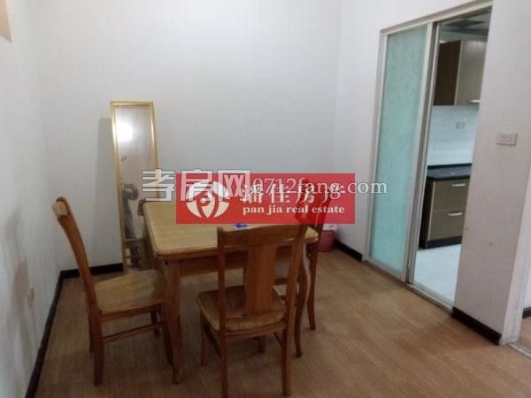 雙 衛(wèi)生局單位房52萬(wàn)