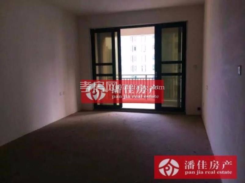 掛口小區(qū)大三房，精裝修，送全套家電，拎包入住