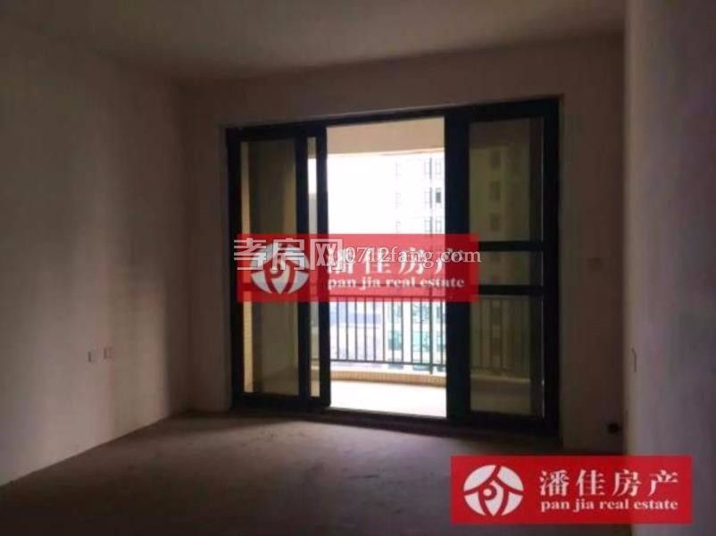 掛口小區(qū)大三房，精裝修，送全套家電，拎包入住