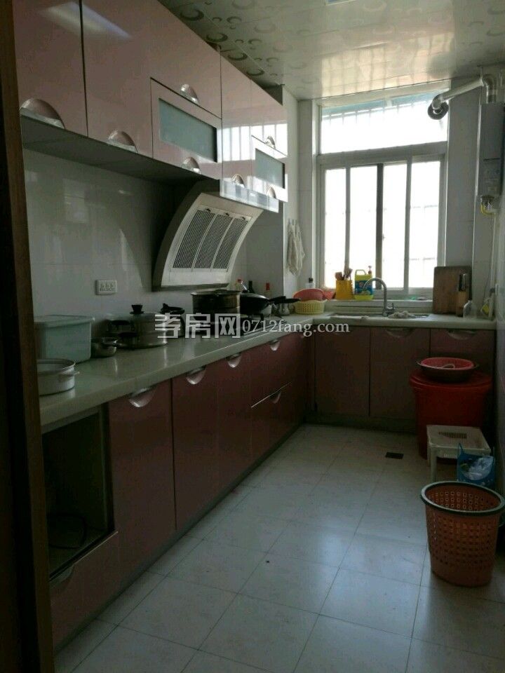 正好房產(chǎn)===A2892宏達花園5/6+1兩證滿五三室二廳二衛(wèi)中裝