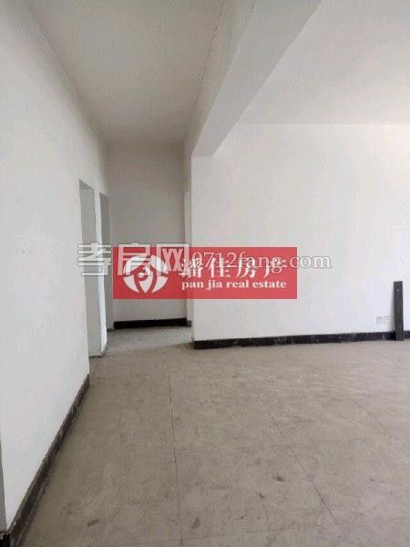 春潮花園精裝房2室2廳