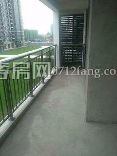 聚源小區(qū)電力4室2廳2衛(wèi)206平米