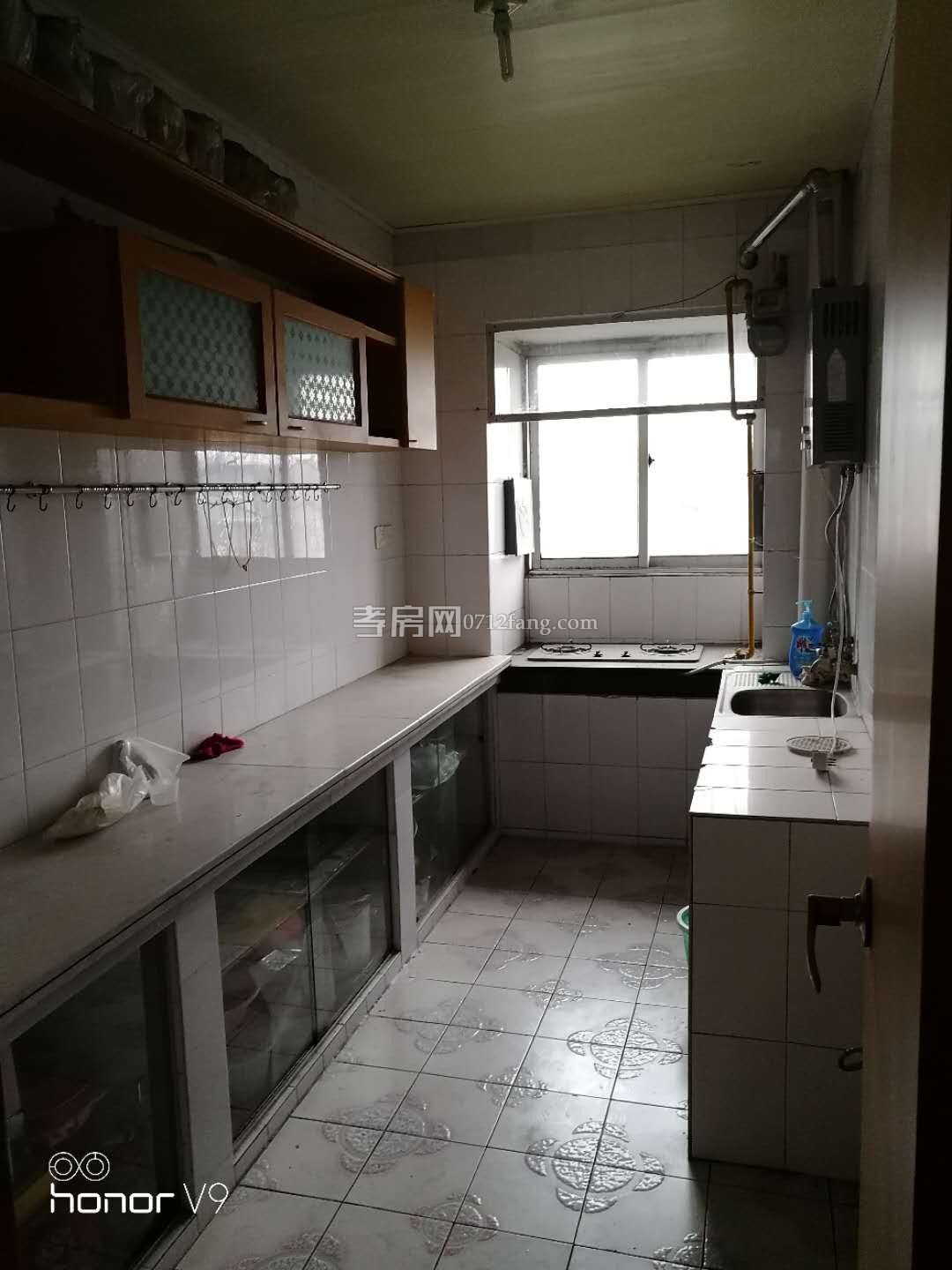 交通東路單位房4室2廳157平米57萬