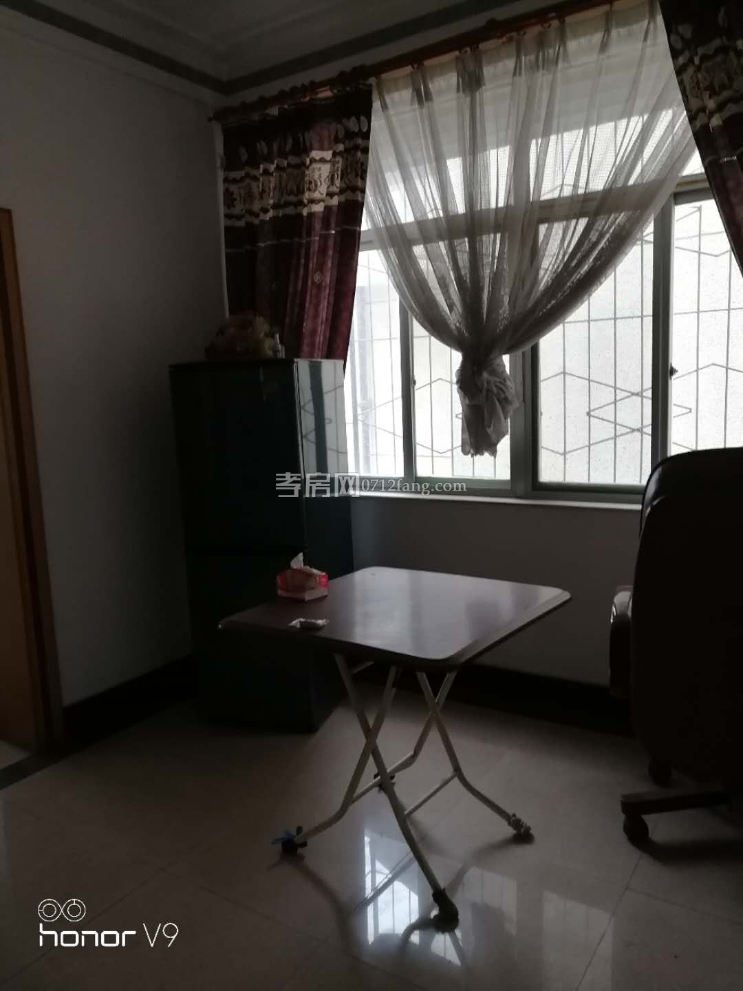 交通東路單位房4室2廳157平米57萬