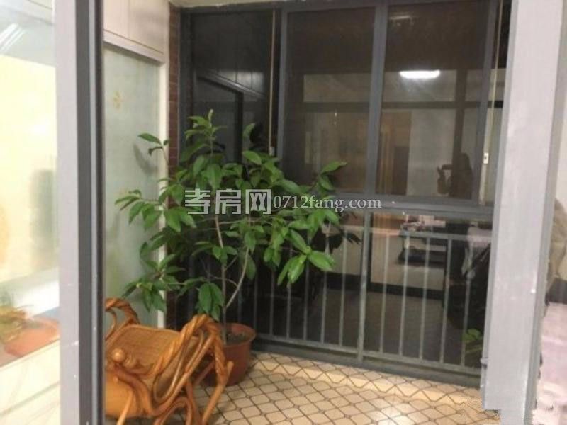 鼎觀世界3室2廳1衛(wèi)98平精裝修準(zhǔn)新房中間樓層