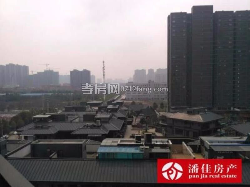 濱湖天地4室2廳2衛(wèi)127送20平毛坯特價出清