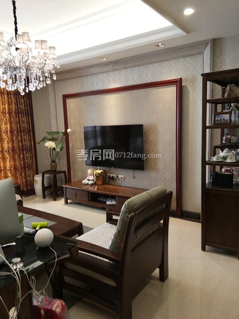 乾坤豪府豪裝證滿帶負(fù)一樓車位178萬惠售