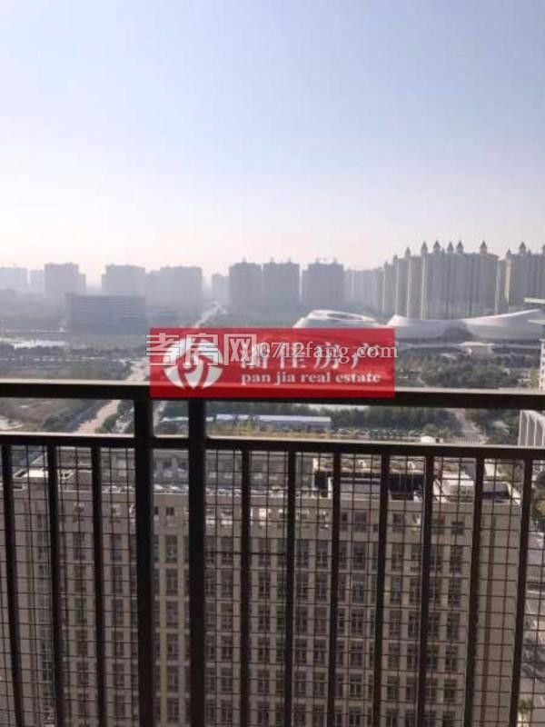 錦繡后湖二期電梯房經(jīng)典三房，131.36平精裝修中間